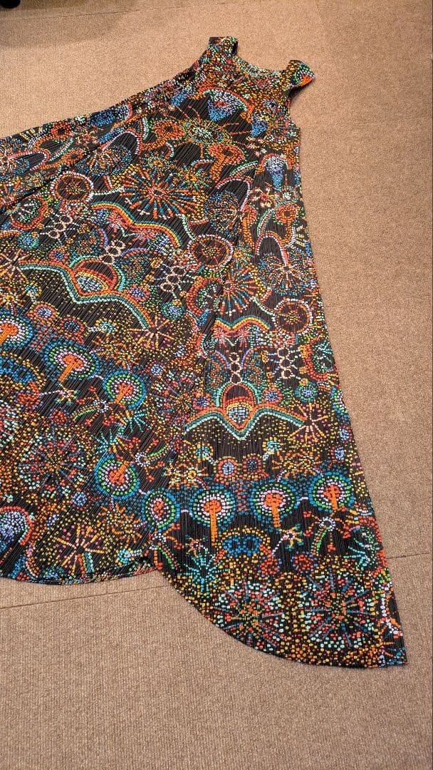 プリーツプリーズ ノースリーブワンピース 花火柄 サイズ5