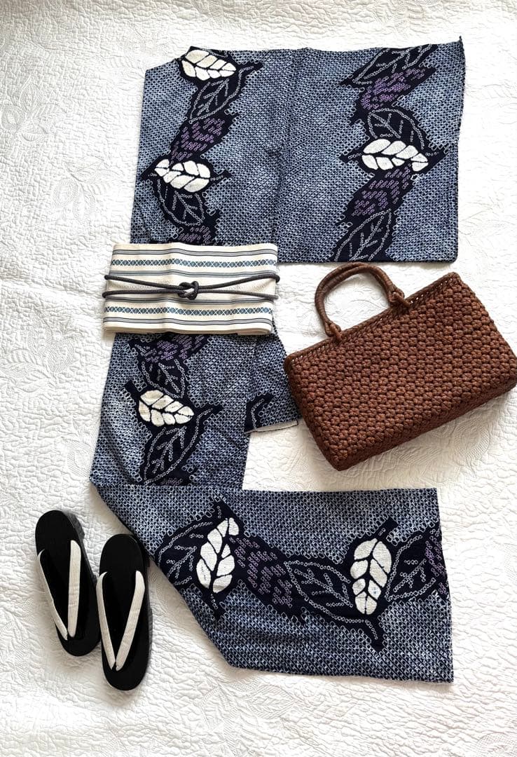 粋な大人の高級浴衣 仕立ての良い逸品◆有松絞り 舞葉文 優しい色味