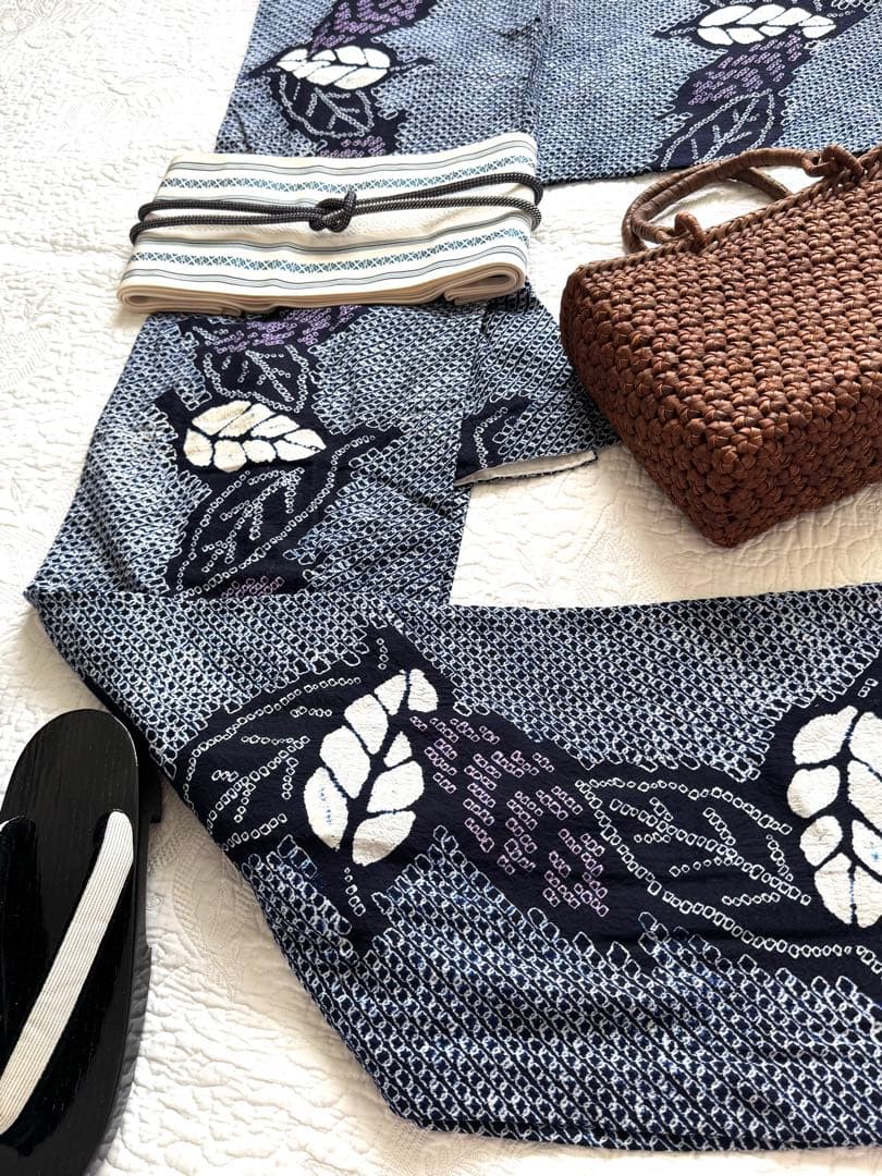 粋な大人の高級浴衣 仕立ての良い逸品◆有松絞り 舞葉文 優しい色味