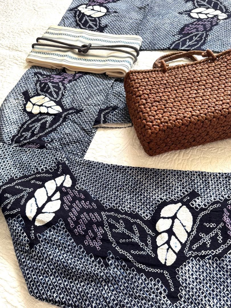 粋な大人の高級浴衣 仕立ての良い逸品◆有松絞り 舞葉文 優しい色味