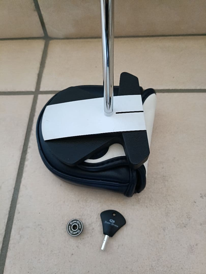 オデッセイ Square 2 パター　スーパーストロークグリップ　ゼロトルク