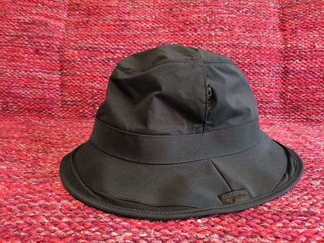 White Mountaineeringホワイトマウンテニアリング クロスピーク