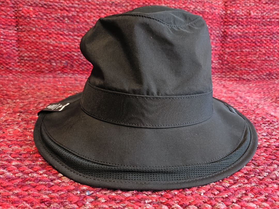 White Mountaineeringホワイトマウンテニアリング クロスピーク