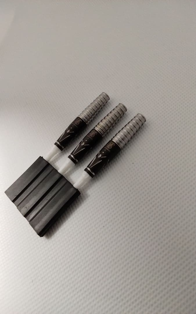 茱*萸様 サングリアル!坂口優希恵!極美品!新品同品!付録未開封!ダーツセット