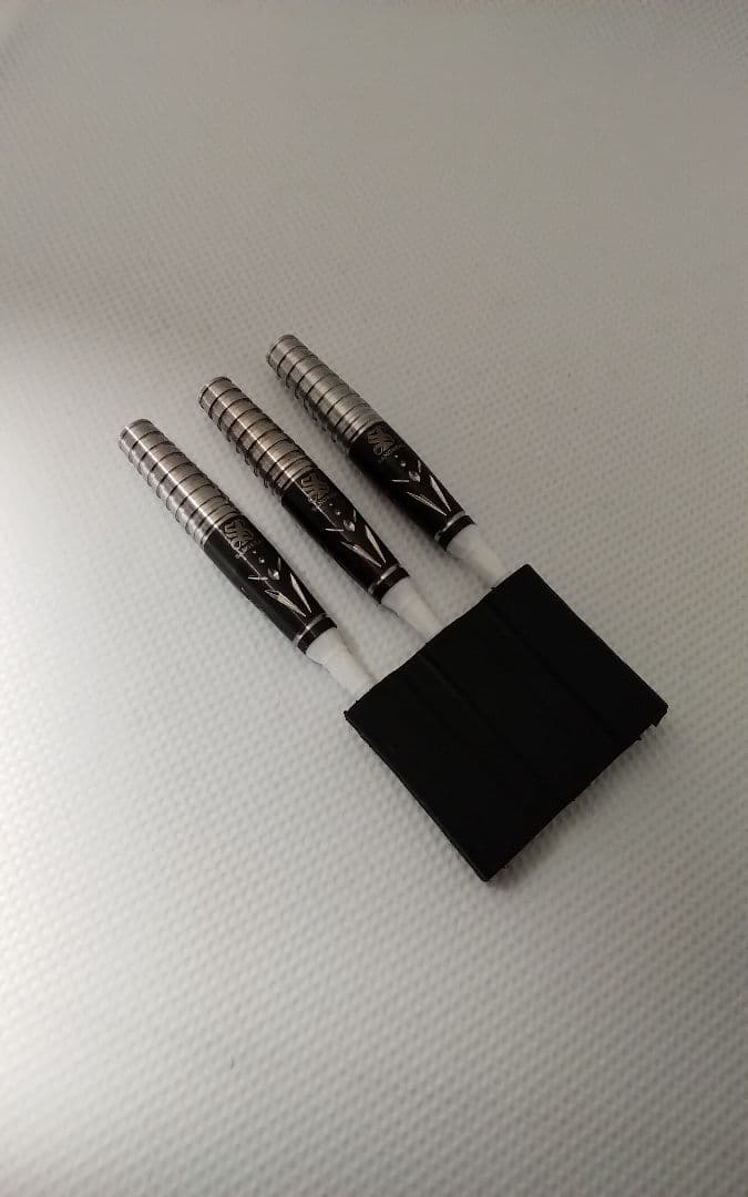 茱*萸様 サングリアル!坂口優希恵!極美品!新品同品!付録未開封!ダーツセット