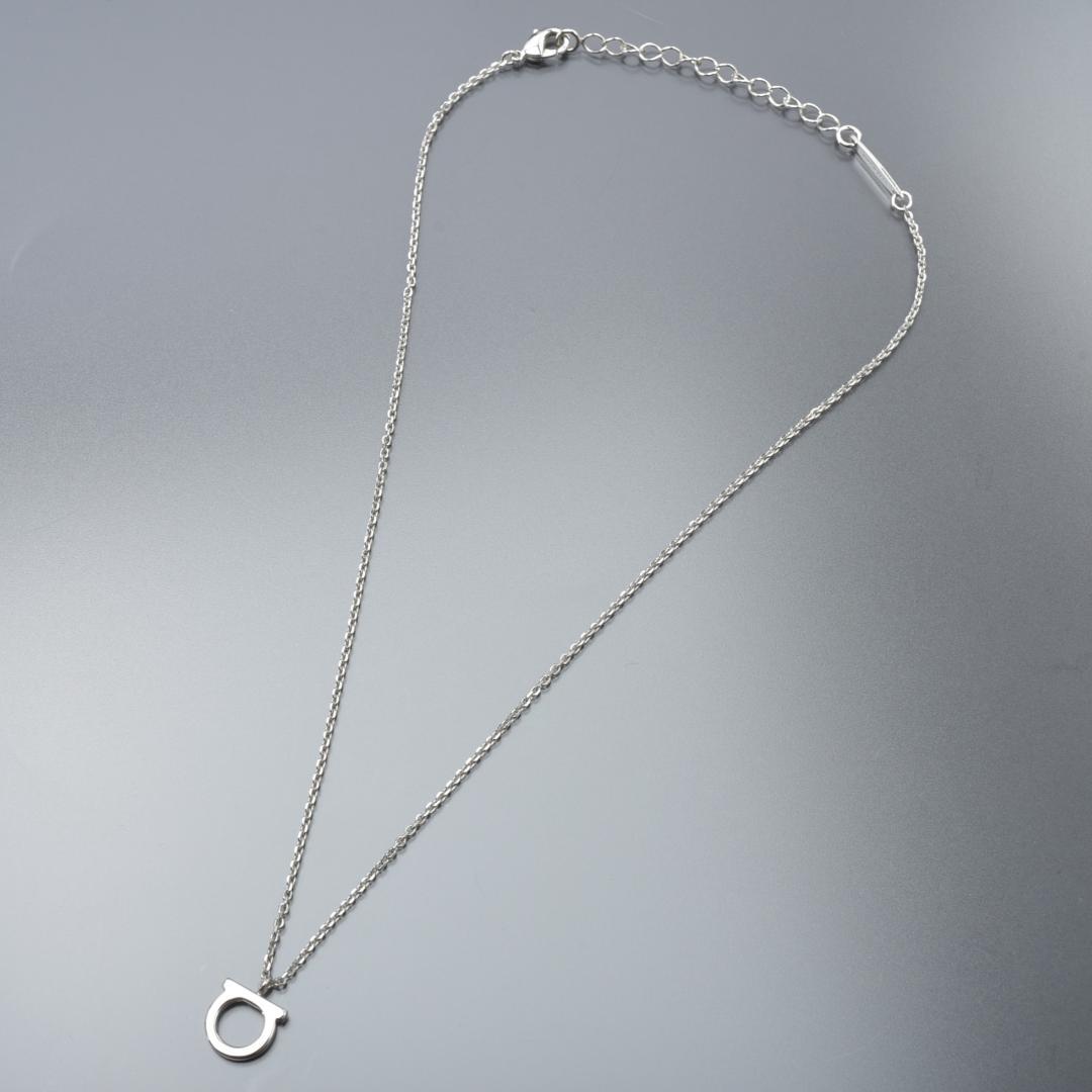 新品 Salvatore Ferragamo ガンチーニ ネックレス シルバー