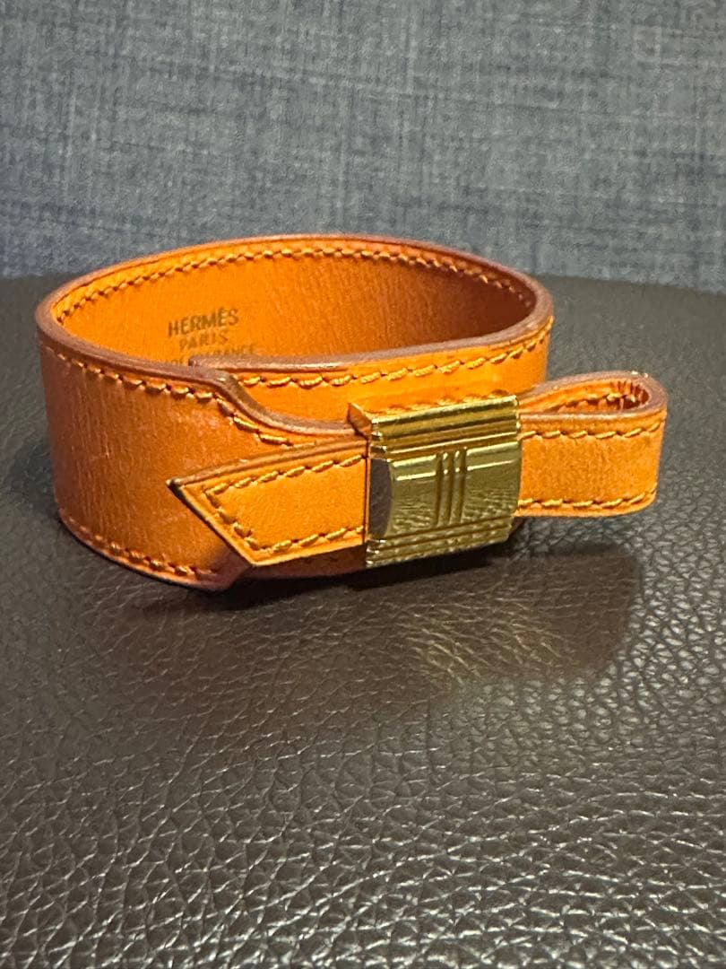 HERMES エルメス アルテミス オレンジ レザーバングル 難あり