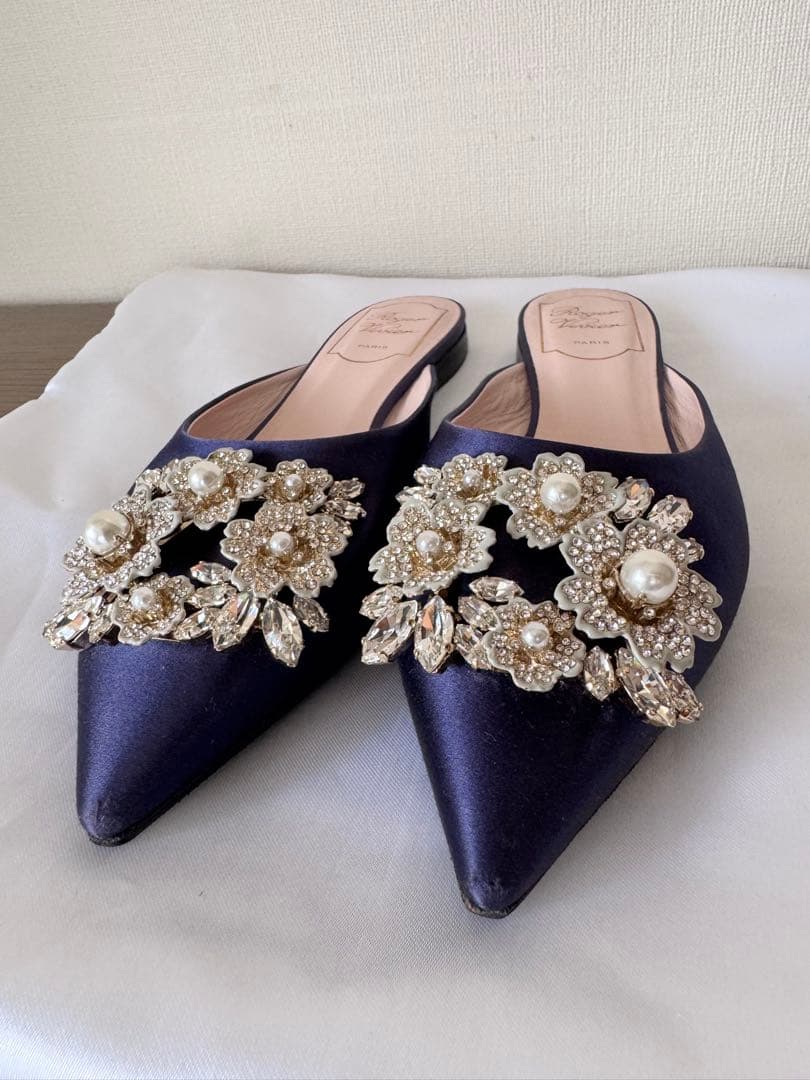 poaki様 美品☆ ロジェヴィヴィエ RogerVivier パール バックル