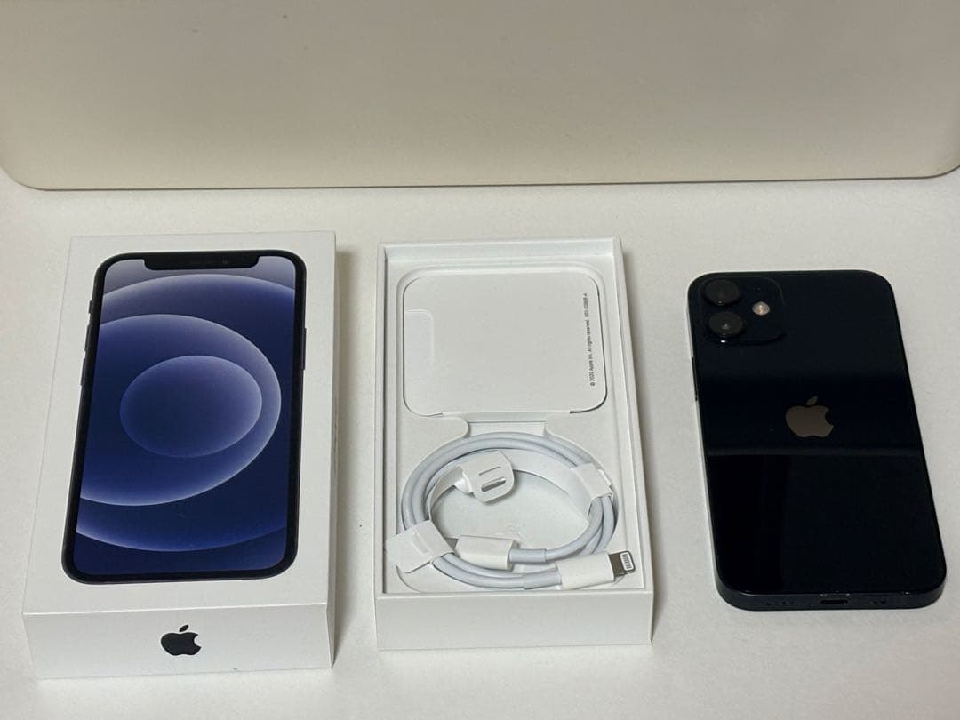 Apple iPhone 12 ブラック 64GB 本体 充電ケーブル付き