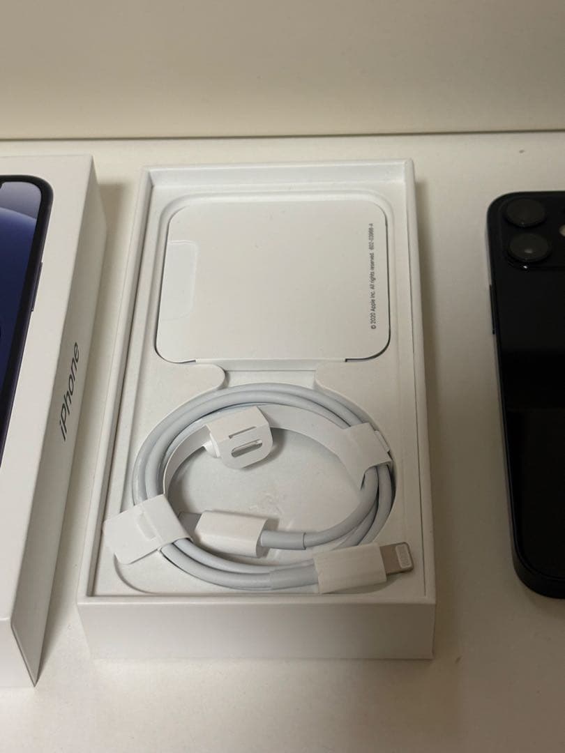 Apple iPhone 12 ブラック 64GB 本体 充電ケーブル付き