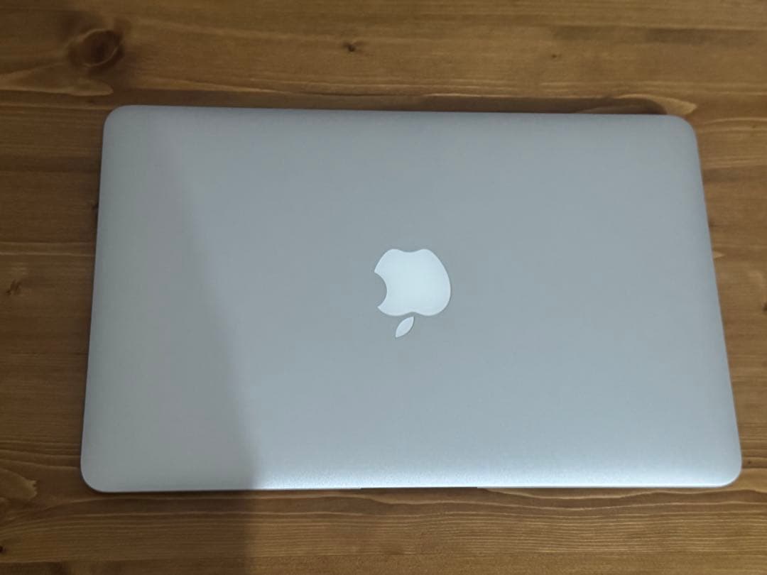 MacBookAir 11.6インチ【充電器付属】