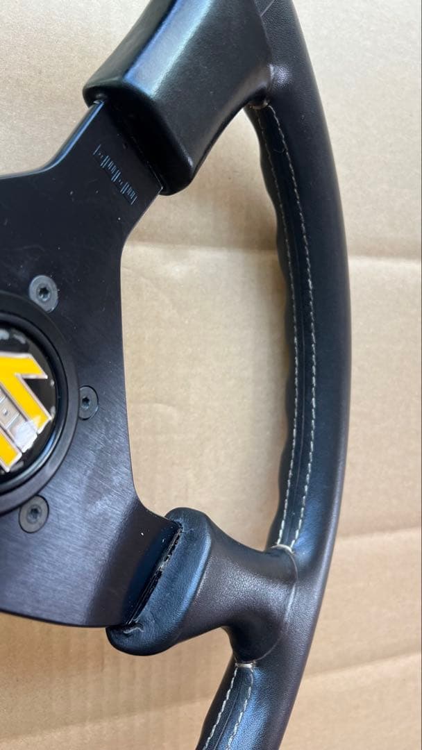 【希少】momoステアリング3スポーク 本革イタリア製(1987年)