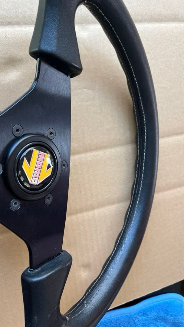 【希少】momoステアリング3スポーク 本革イタリア製(1987年)