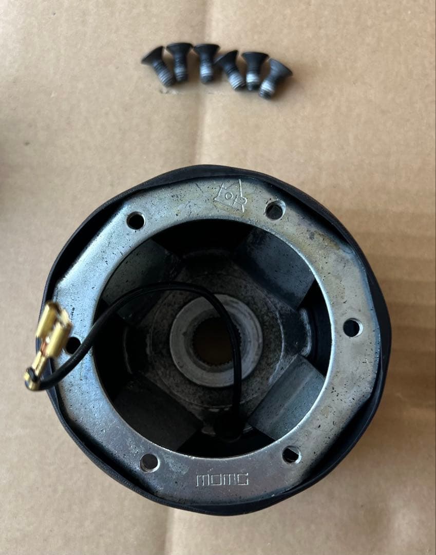 【希少】momoステアリング3スポーク 本革イタリア製(1987年)