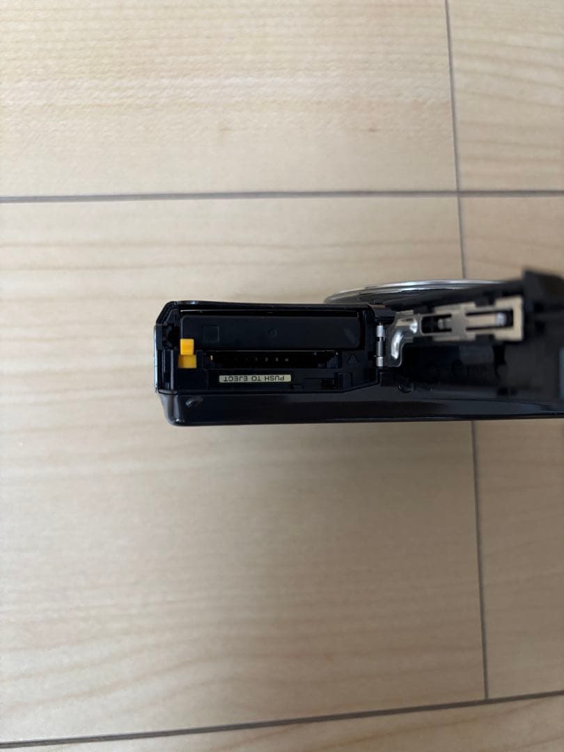 FUJIFILM F200 EXR finepix デジカメ