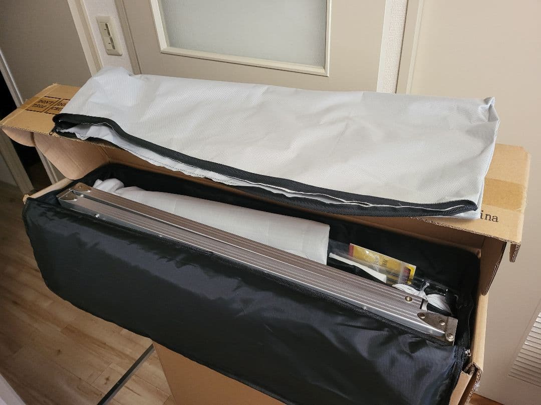 ちむ アルミ製折りたたみ式プロジェクタースクリーン