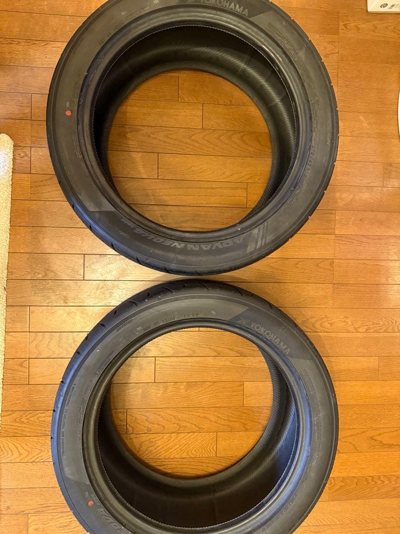 【しーま】ほぼ新品　アドバン ネオバAD09 275/40R19 2本