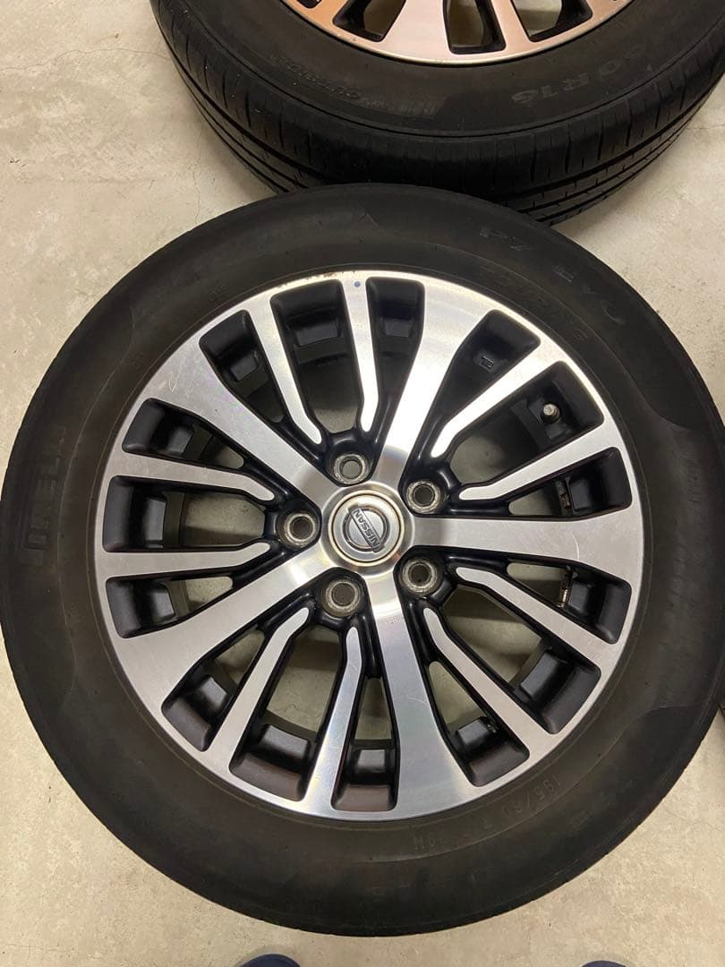 セレナ c26純正アルミホイールとタイヤセット送料込み