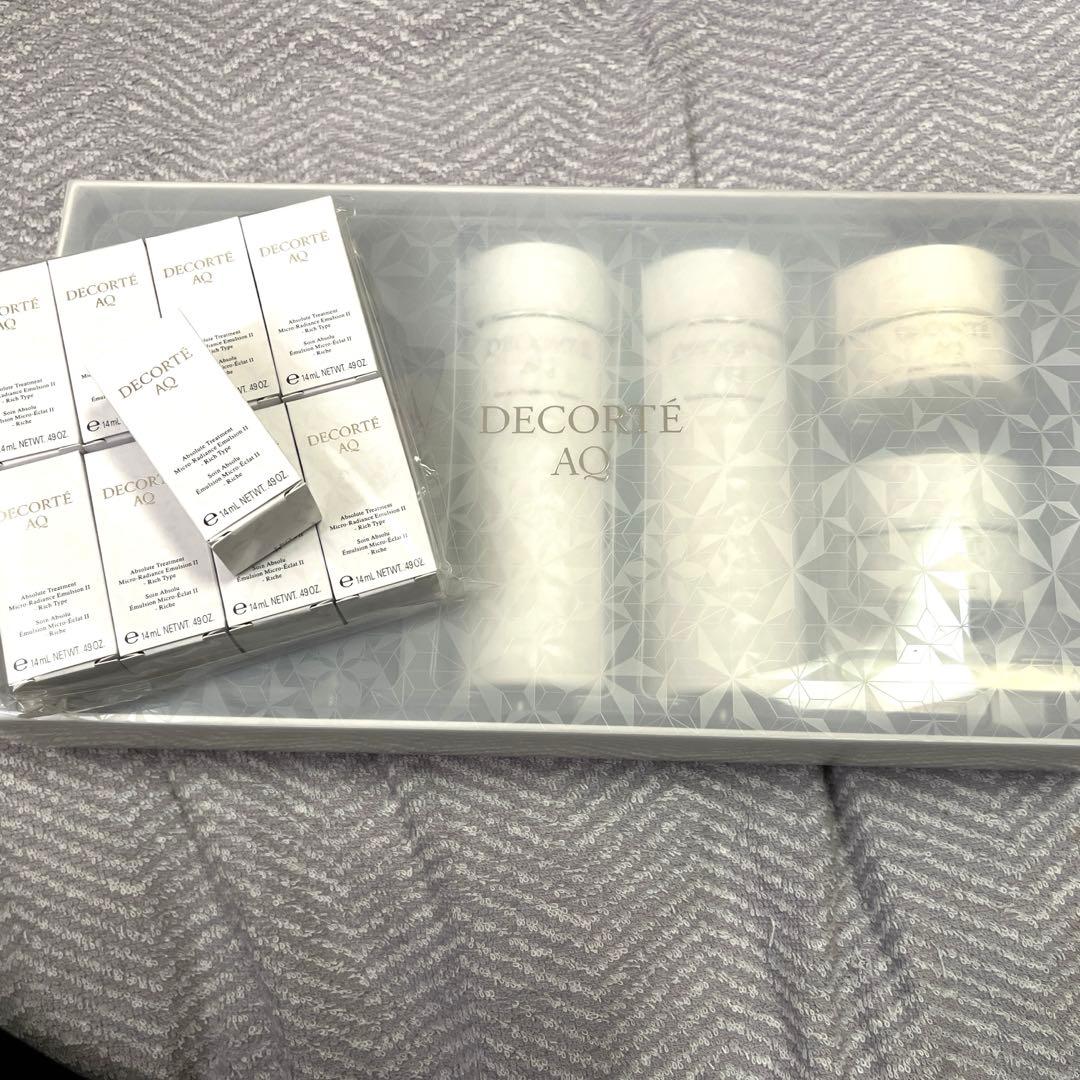 コスメデコルテ　クリスマスコフレ2024