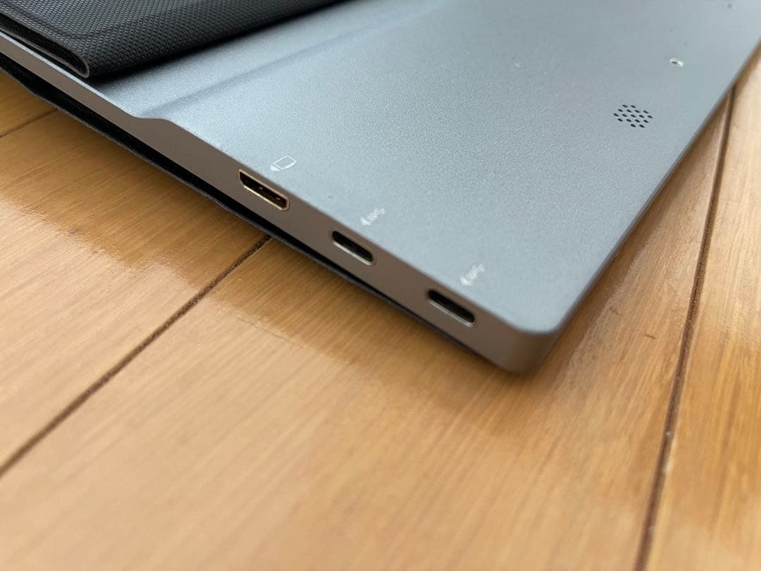 13.3インチ　ポータブルモニタ