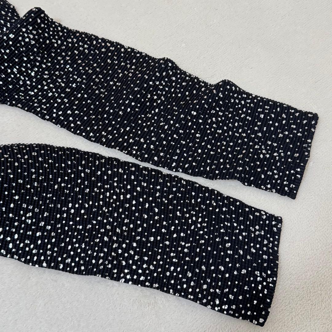 極美品✨ISSEY MIYAKE me プリーツ　光沢感　ブラック　箔