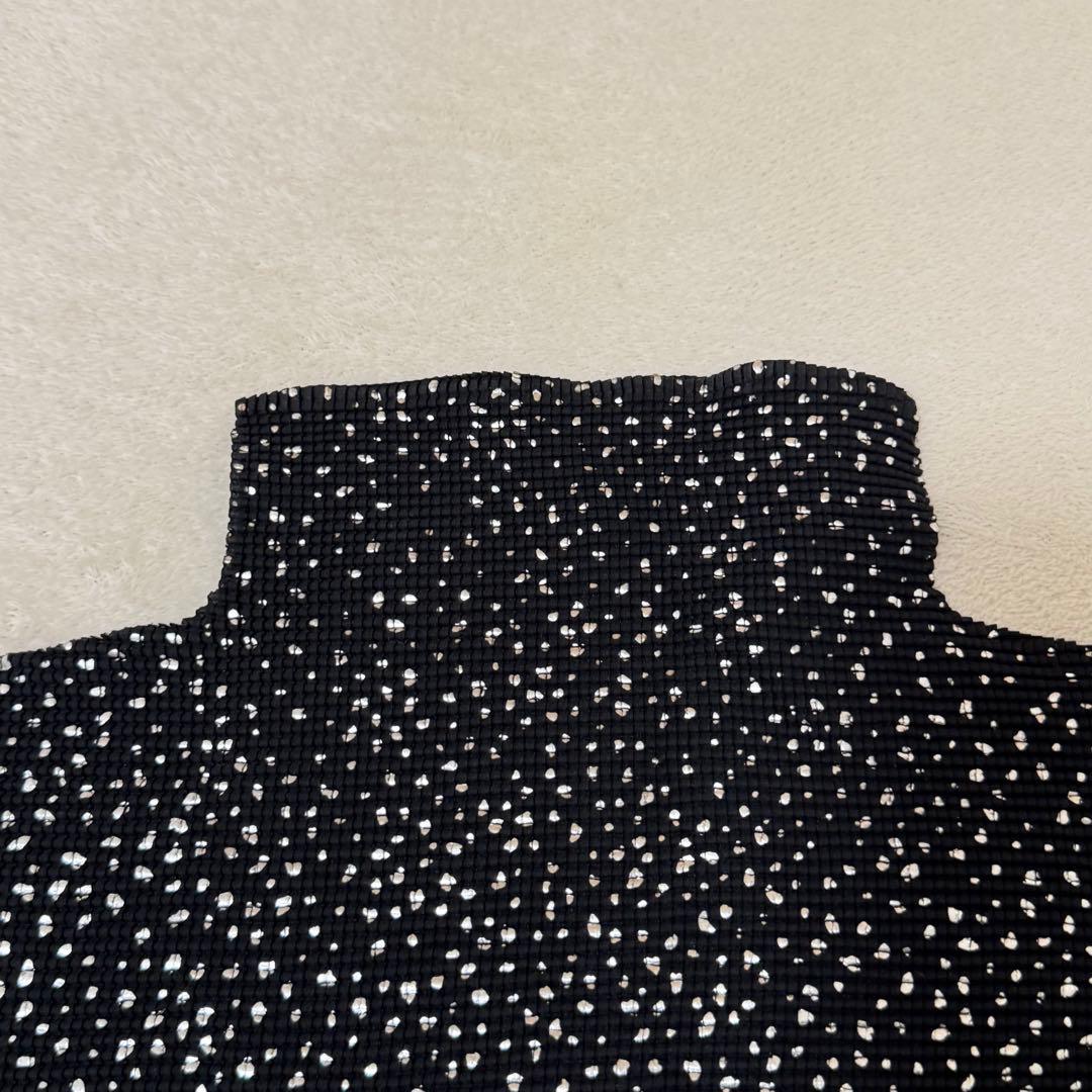 極美品✨ISSEY MIYAKE me プリーツ　光沢感　ブラック　箔