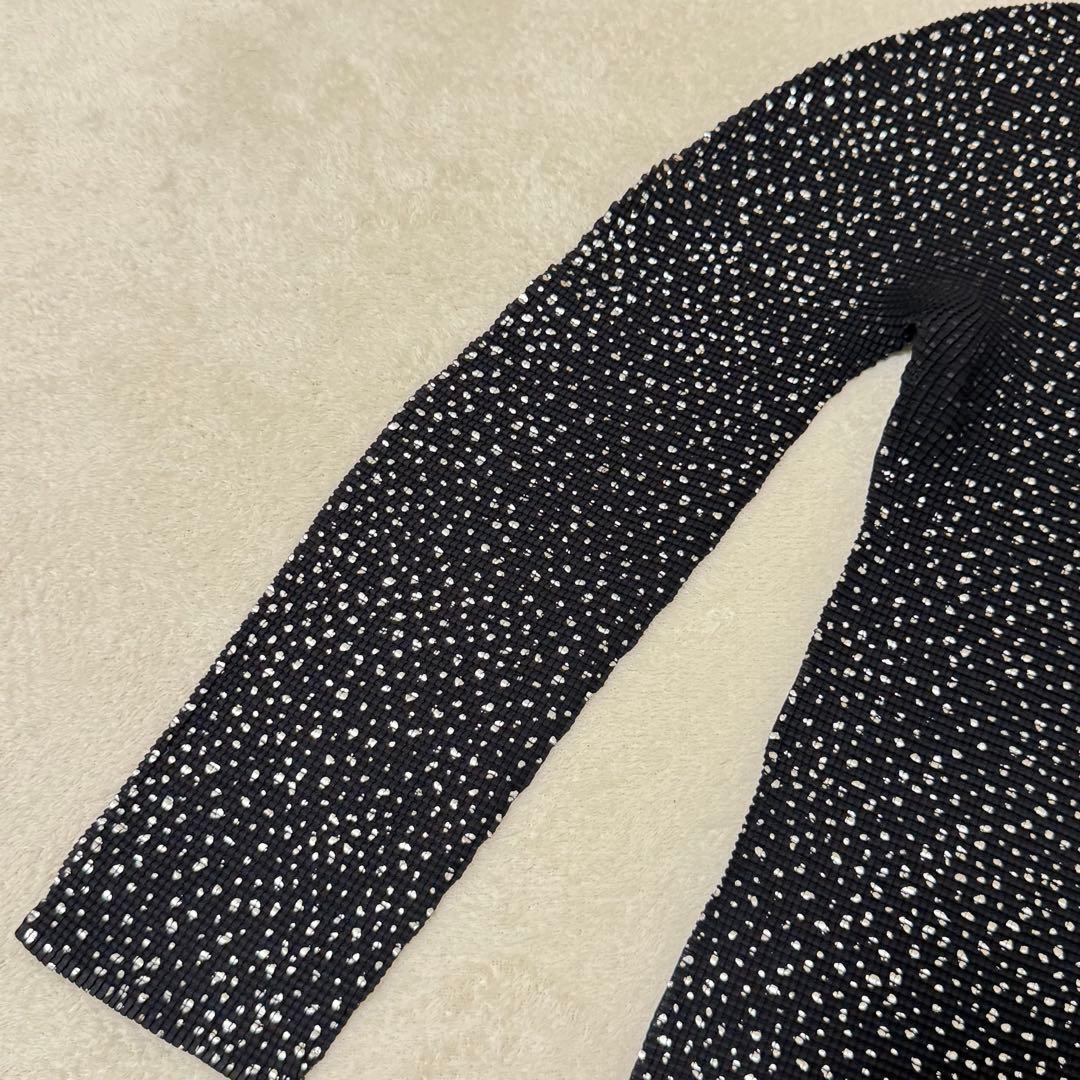 極美品✨ISSEY MIYAKE me プリーツ　光沢感　ブラック　箔