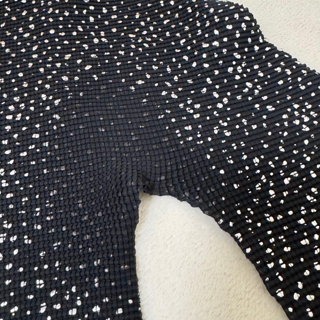 極美品✨ISSEY MIYAKE me プリーツ　光沢感　ブラック　箔
