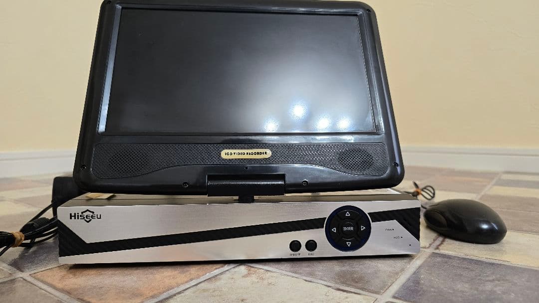 Hiseeu NVR ステーション　ハードディスク320GB　カメラ5台付き