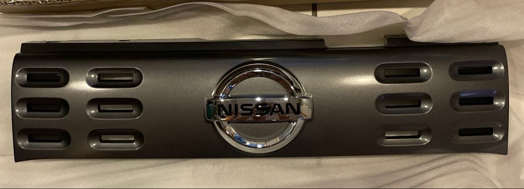 【新品未使用品】Nissan 日産キューブ　CUBE フロントグリル