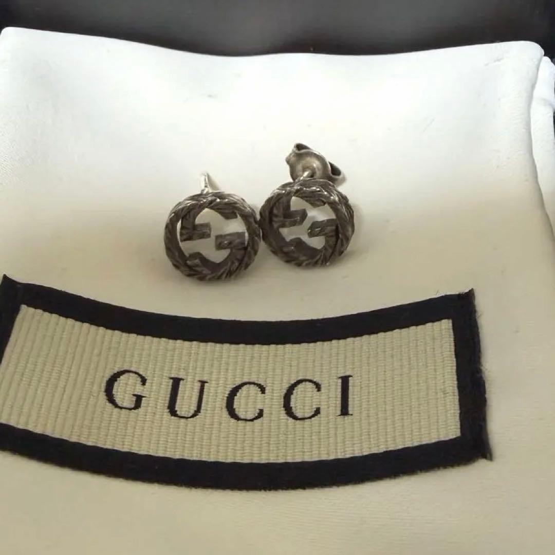 GUCCI シルバー ロゴ ピアス