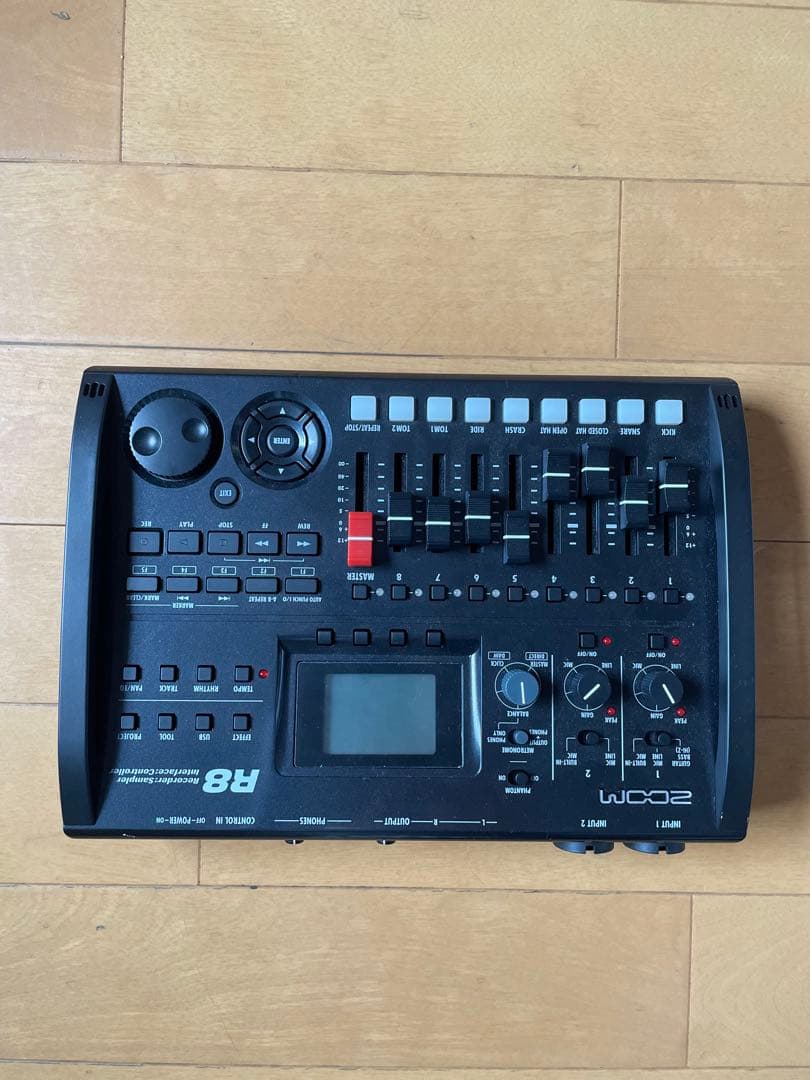 Zoom R8 マルチトラックレコーダー