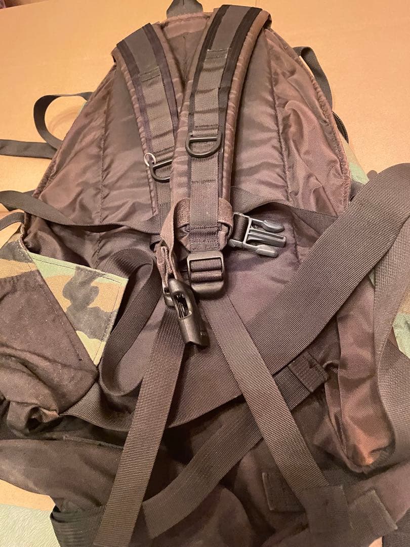 GREGORY 迷彩　デイアンドハーフシングルポケット付き