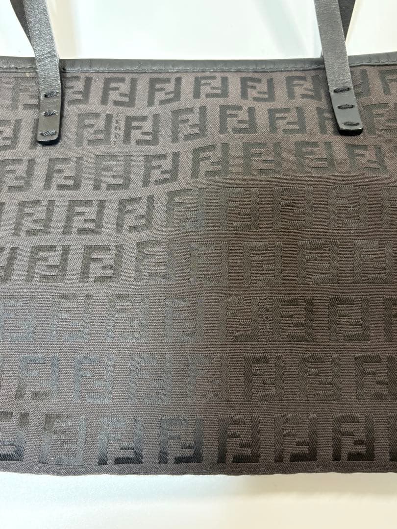 【美品】FENDI ハンドバッグ　ミニトートバッグ ズッカ ブラック