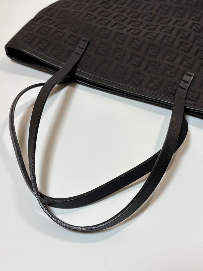 【美品】FENDI ハンドバッグ　ミニトートバッグ ズッカ ブラック