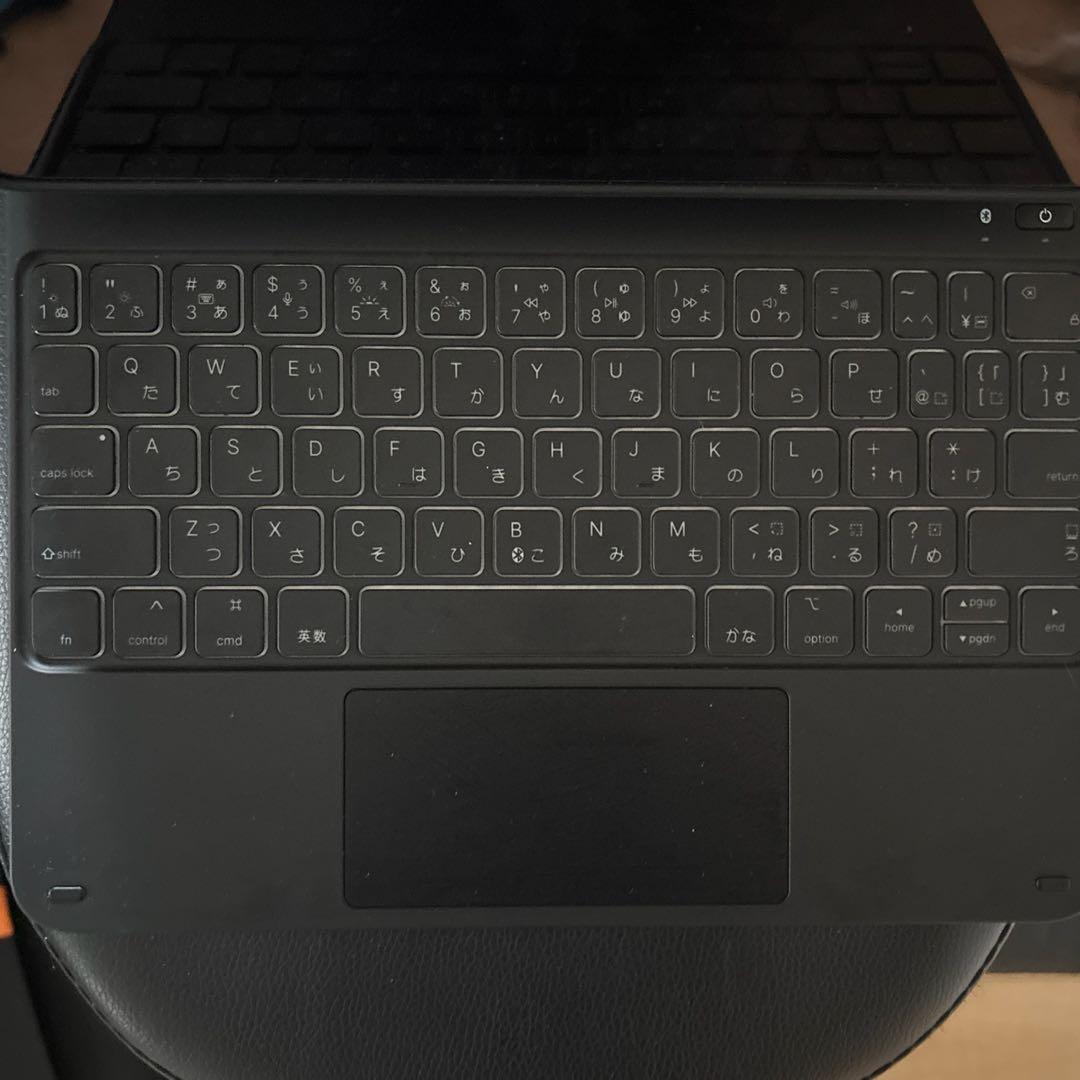 ESR iPad マグネットキーボードケース 360 - ブラック