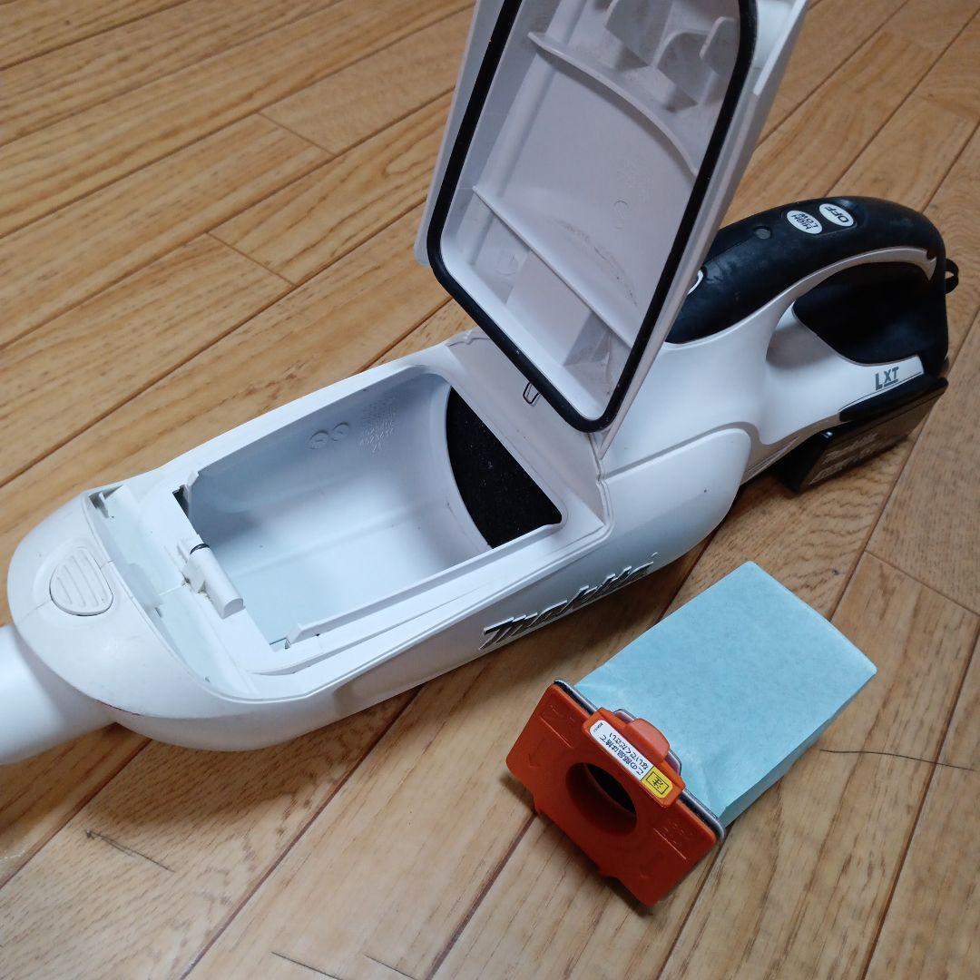 マキタ18V充電式クリーナーCL182FD 純正急速充電器、純正バッテリー付