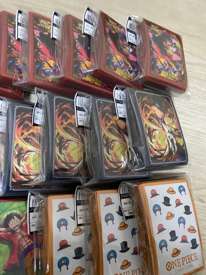 【新品未開封】ワンピースカードゲーム　スリーブ31個