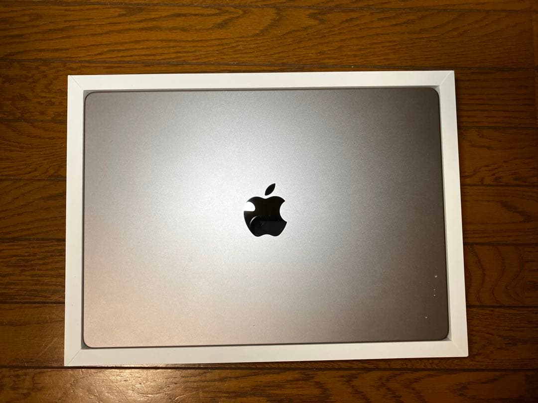 MacBook Pro 14インチ M3 / 512GB