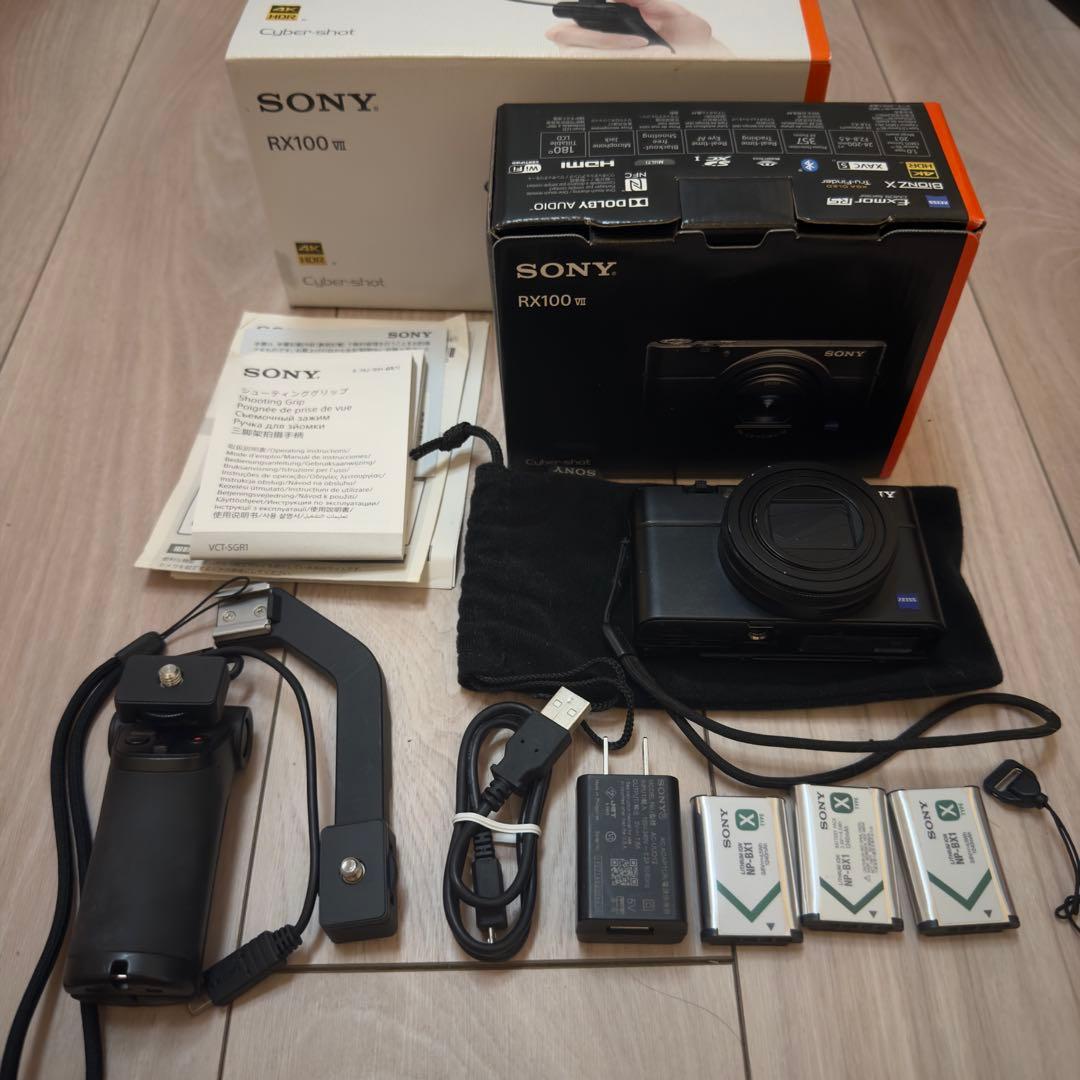SONY Cyber-shot RX100VII グリップ付き