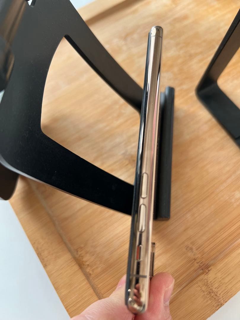 iPhone XS 本体のみ(バッテリー最大容量85%)