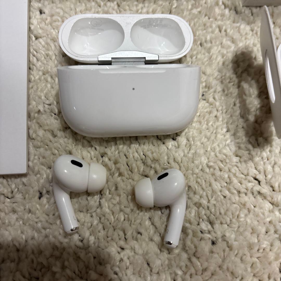Apple AirPods Pro2 本体 充電ケース付き