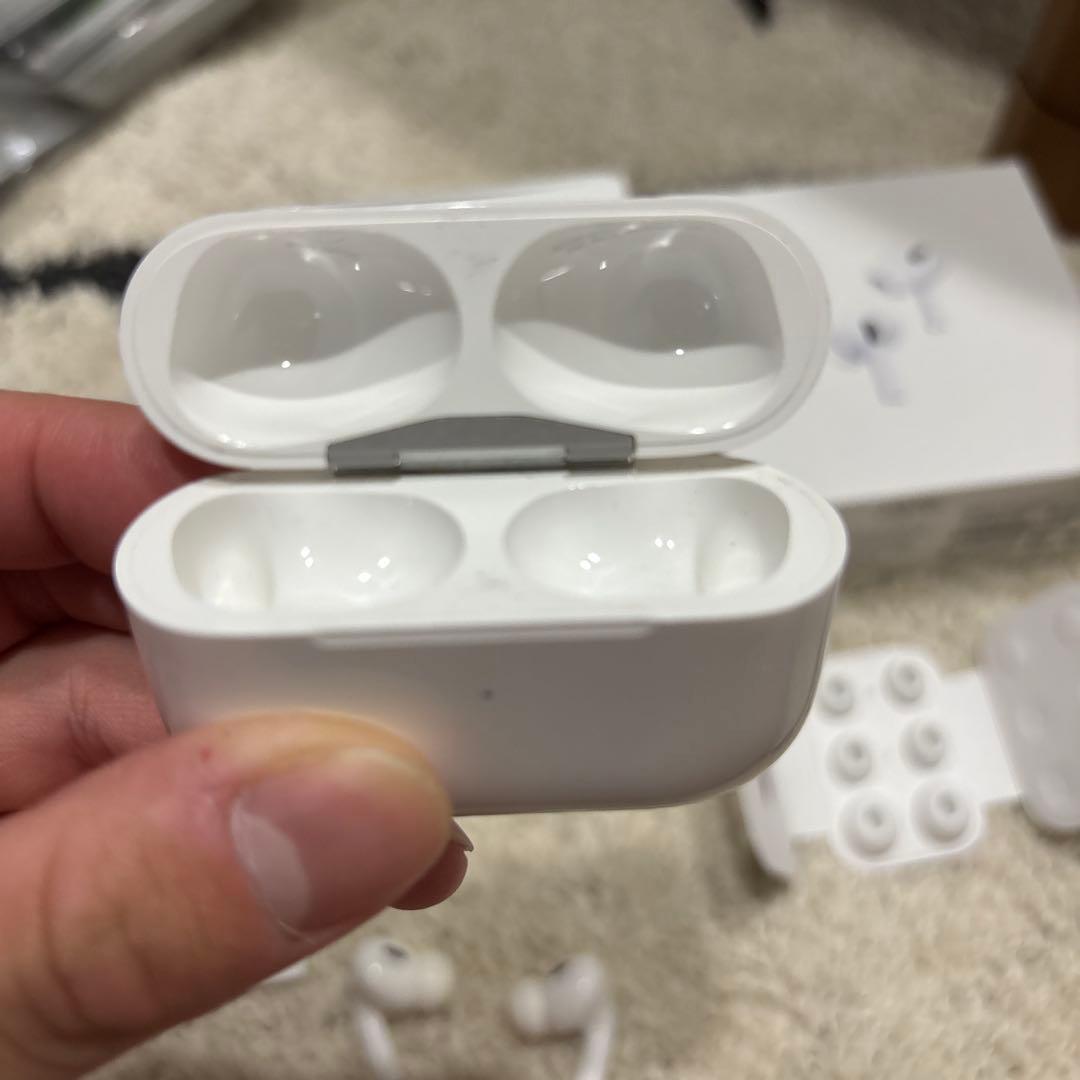 Apple AirPods Pro2 本体 充電ケース付き