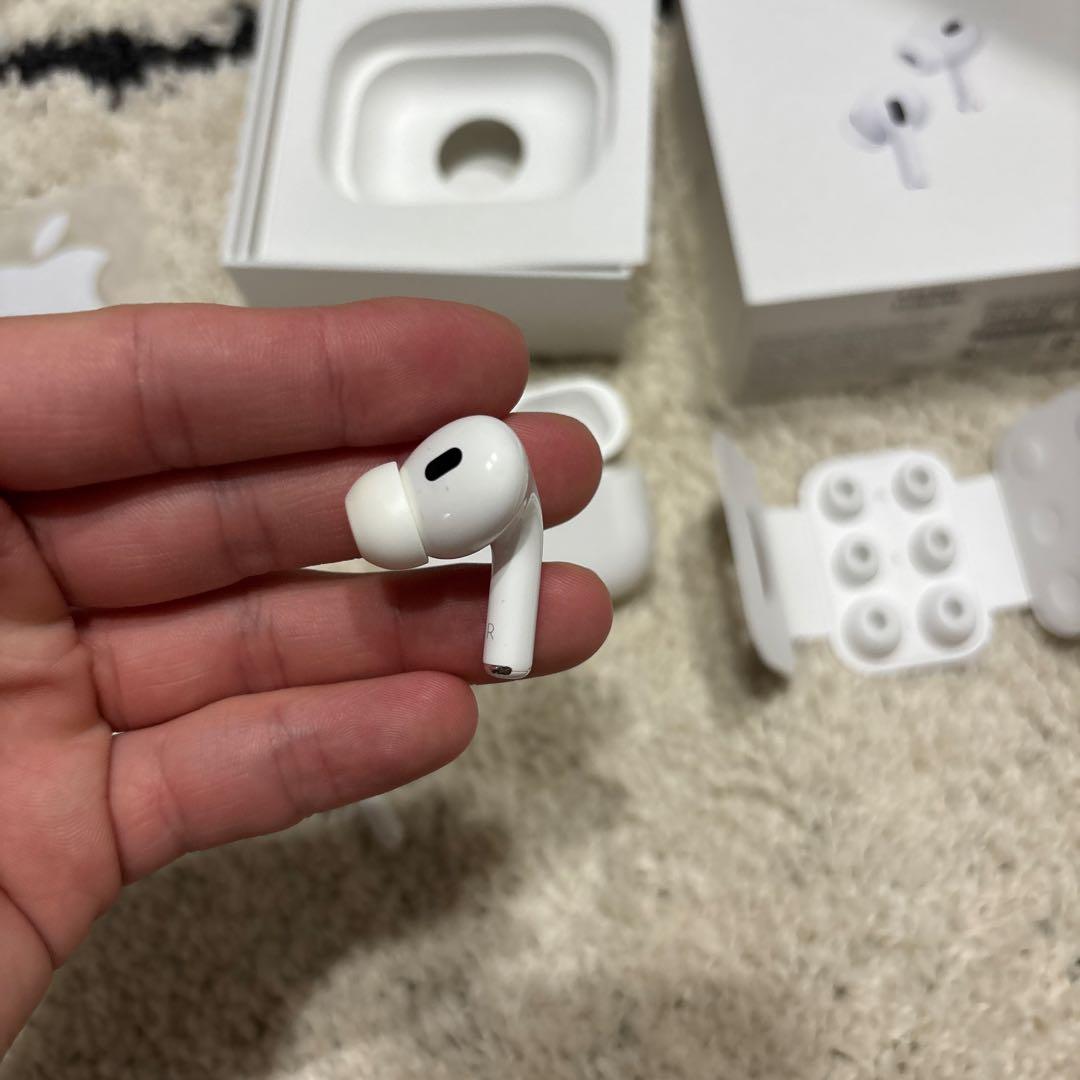 Apple AirPods Pro2 本体 充電ケース付き