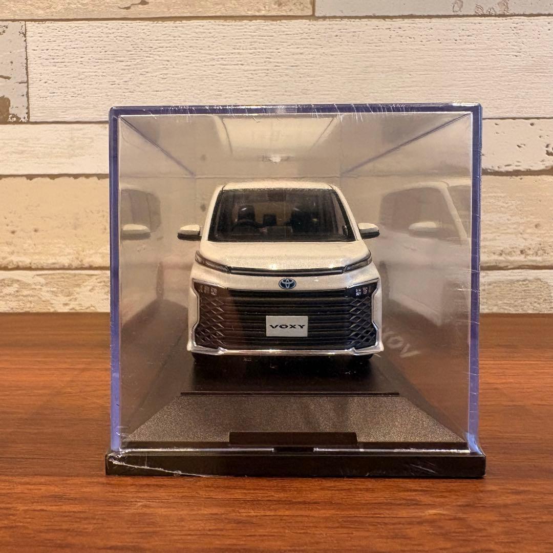 トヨタ 90型 ヴォクシー カラーサンプル ホワイト