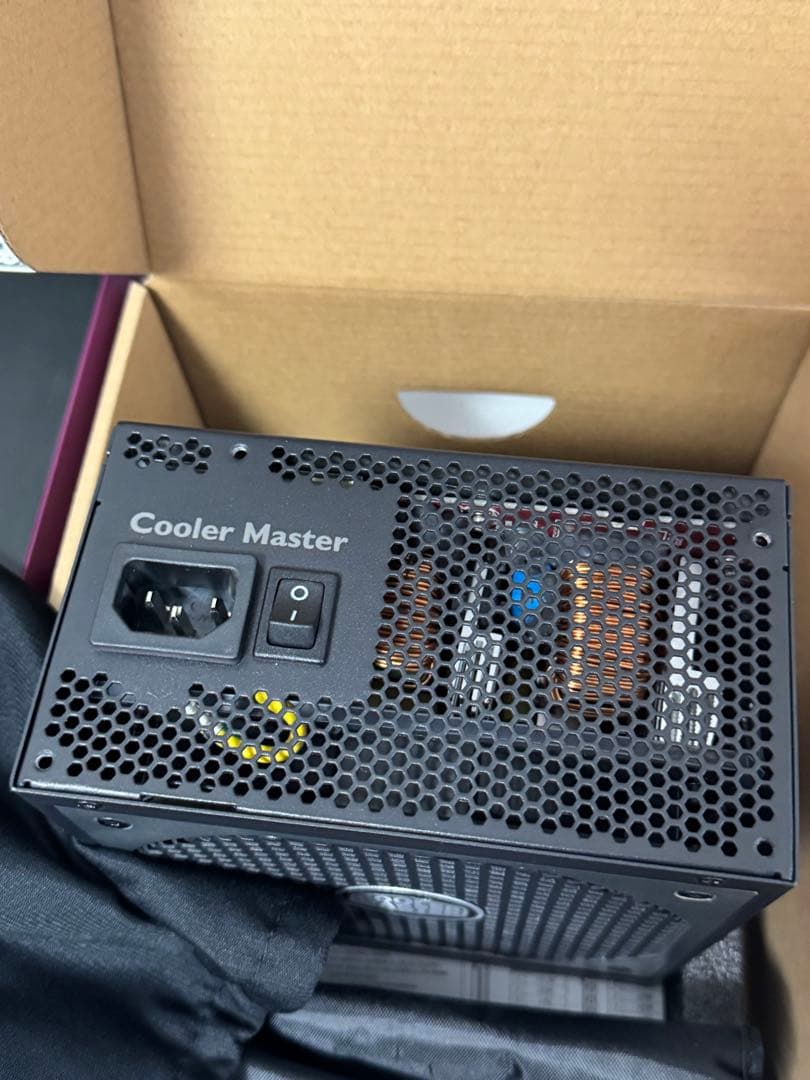 Cooler Master V1000 1000W 電源ユニット