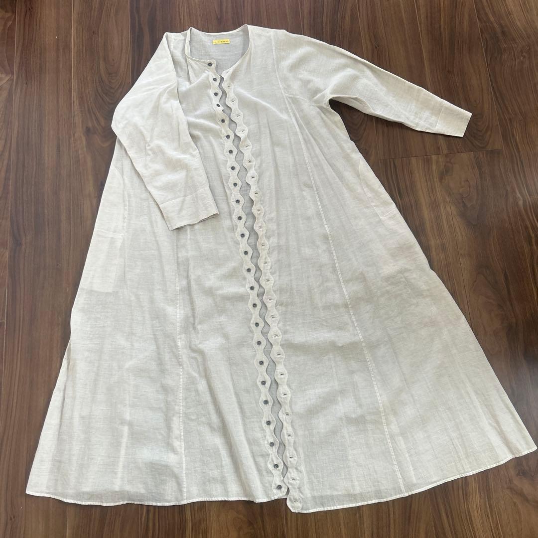 ヨーガンレールリネン風ベージュ長袖シャツワンピース