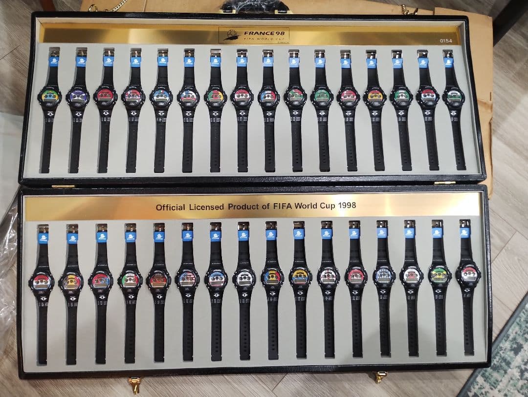 未使用美品！FIFAワールドカップ1998時計セット 全32本限No.0154