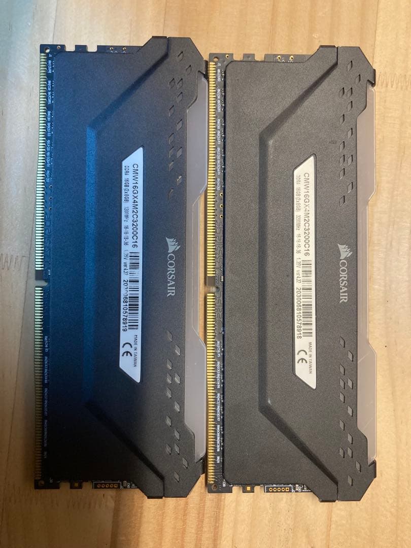 メモリー CORSAIR Vengeance RGB Pro 16GB DDR4