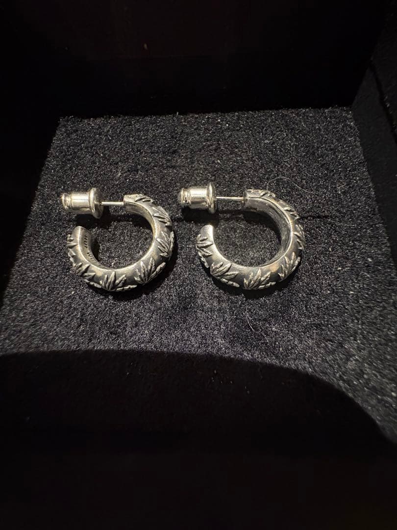 HUF シルバー フープピアス 葉模様